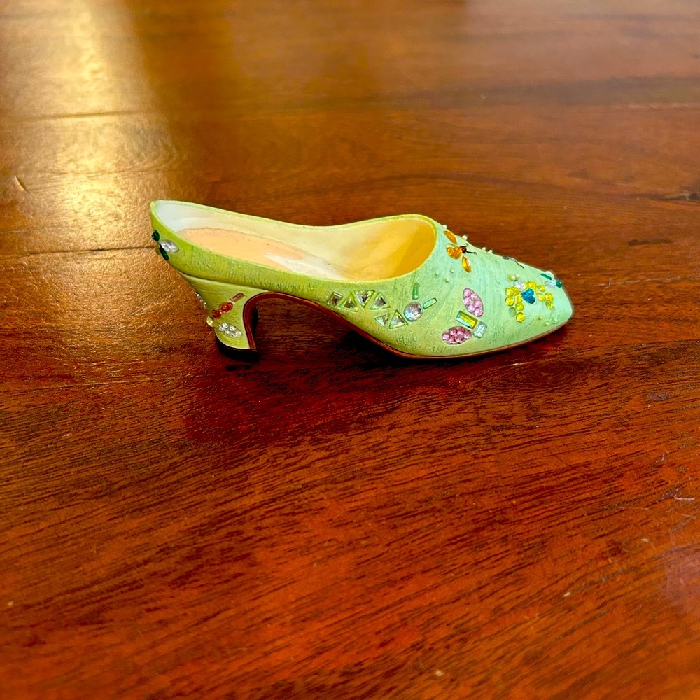 Just The Right Shoe Summer Buzz